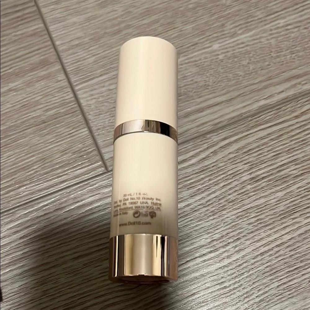 Doll 10 HydraLux Foundation Duo